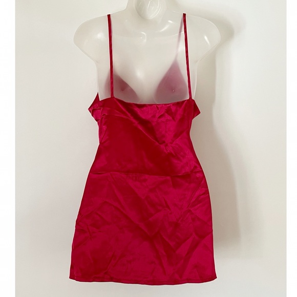 Red Nightdress - Picture 2 of 3